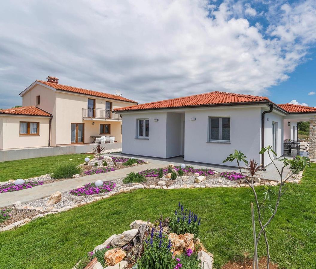 Villa Frontera Croatia 波雷奇 外观 照片