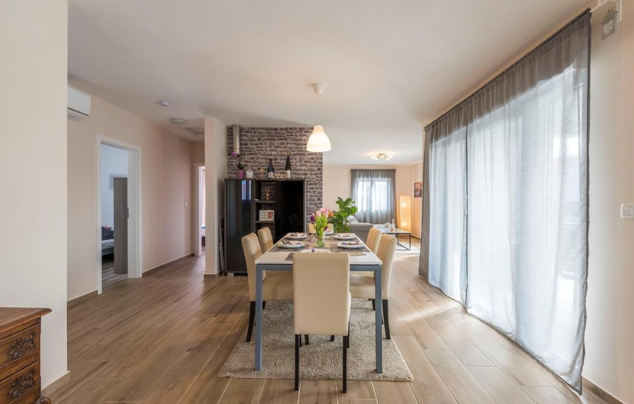 Villa Frontera Croatia 波雷奇 外观 照片