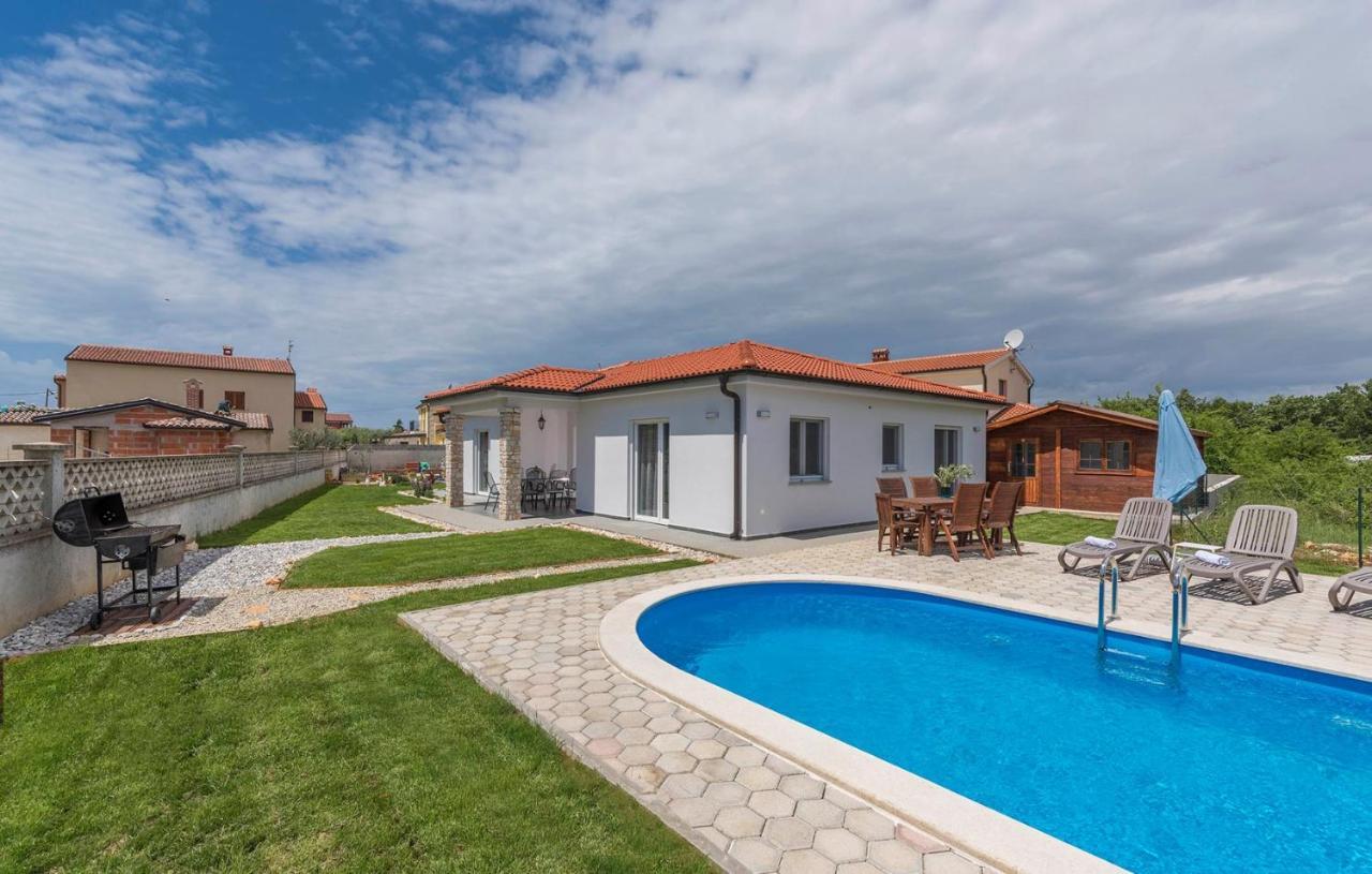 Villa Frontera Croatia 波雷奇 外观 照片
