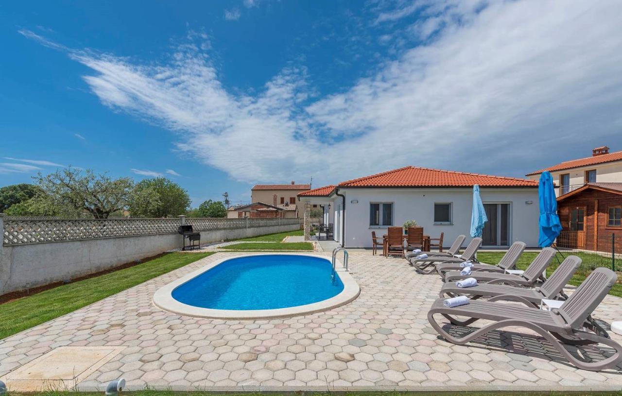 Villa Frontera Croatia 波雷奇 外观 照片