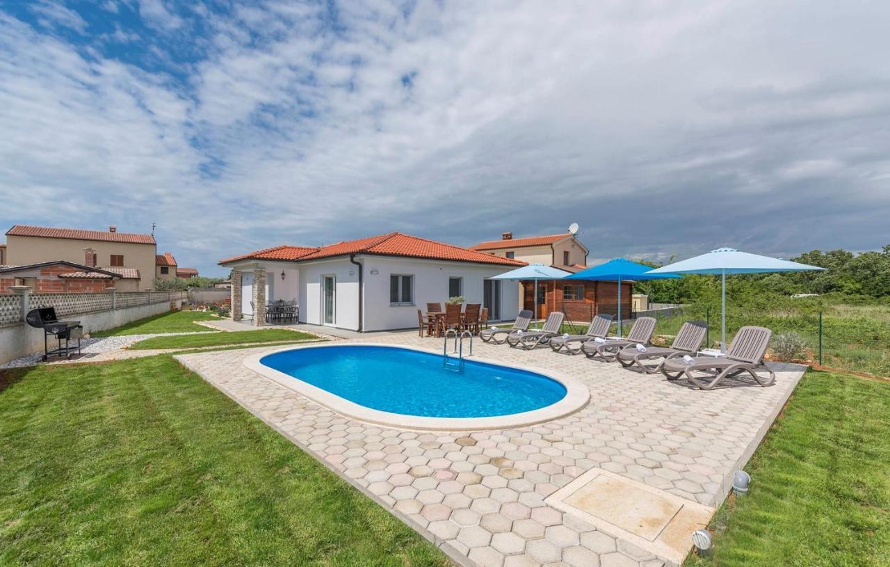 Villa Frontera Croatia 波雷奇 外观 照片