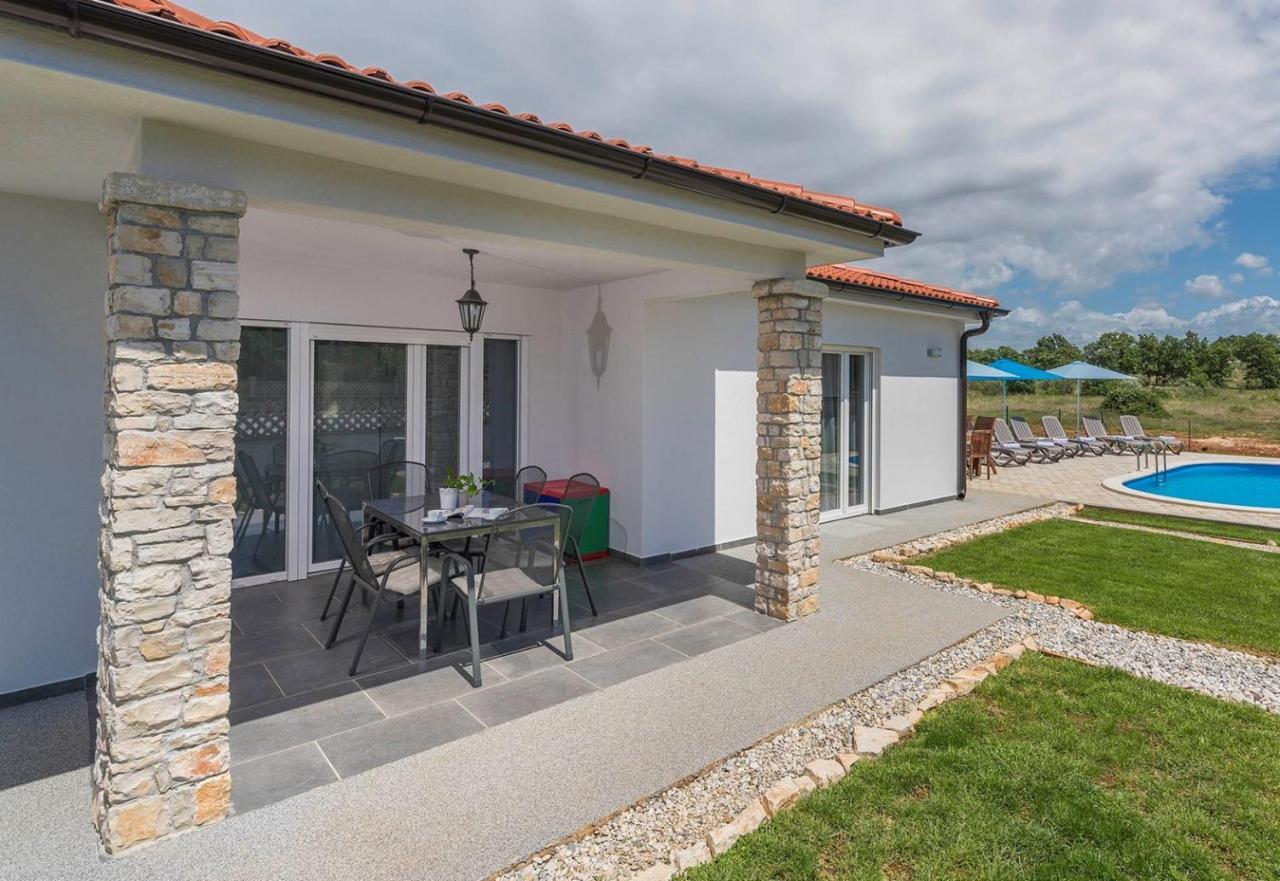 Villa Frontera Croatia 波雷奇 外观 照片