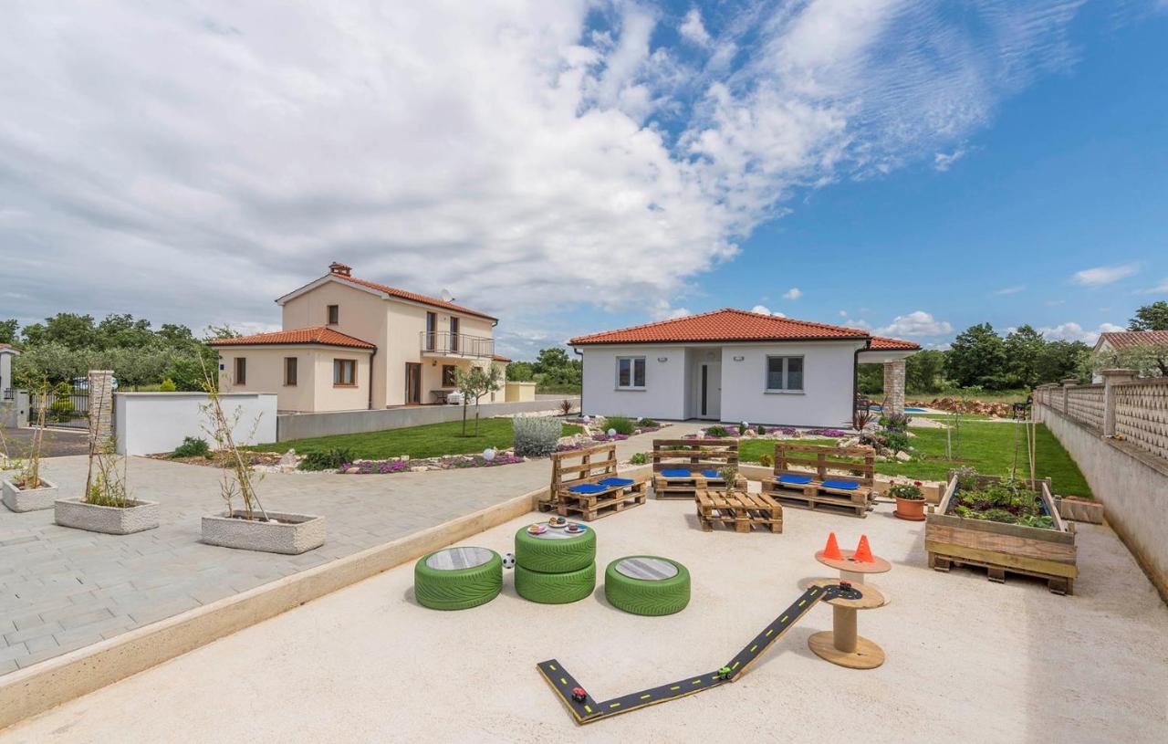 Villa Frontera Croatia 波雷奇 外观 照片
